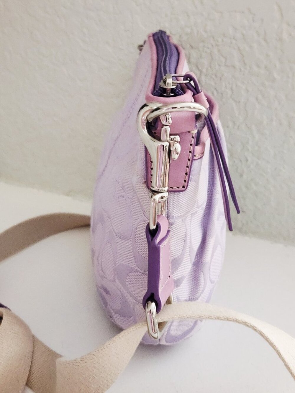 Euc Vintage  Coach Madison Signature C's Lavendar Crossbody Bag - Picture 5 of 10